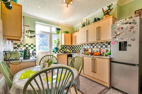 4 bedroom flat for sale, Riversdale Road, Highbury, London, N5