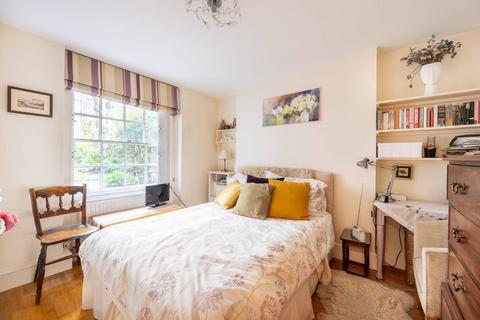 2 bedroom flat for sale, Garway Road, Westbourne Grove, London, W2