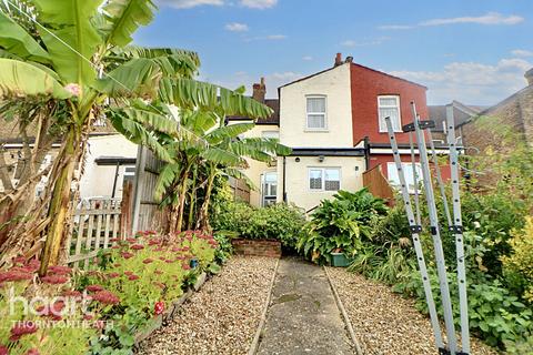 49 Hunter Road, Thornton Heath, CR7 8QJ