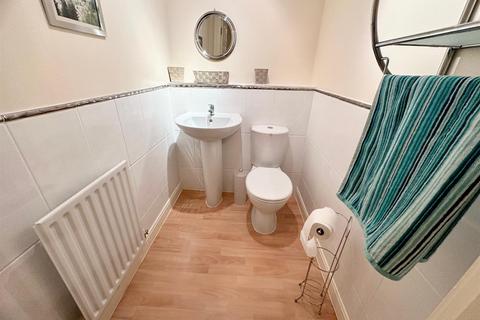 2 bedroom flat for sale, Simpson Apartments, Haworth Close, Savile Park, Halifax