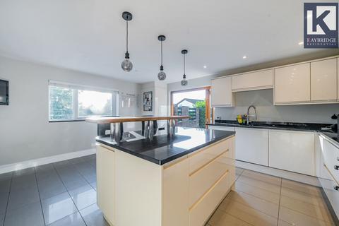 3 Parklands Way, Worcester Park, KT4 7HT