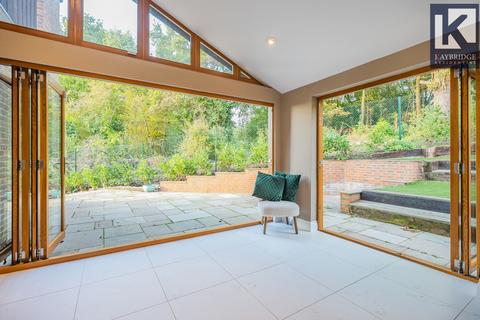 3 Parklands Way, Worcester Park, KT4 7HT