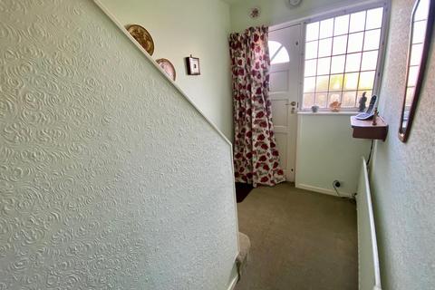 3 bedroom semi-detached house for sale, Burniston Drive, Huddersfield