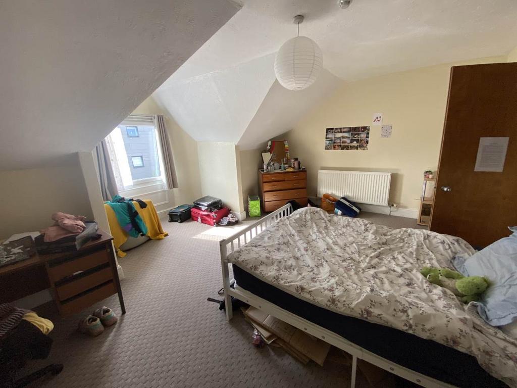 Second Floor Front R