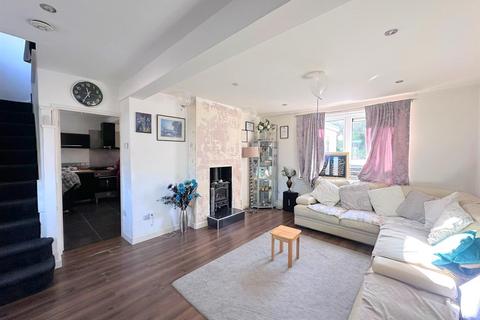 4 bedroom terraced house for sale, Dudley Avenue, Leicester LE5