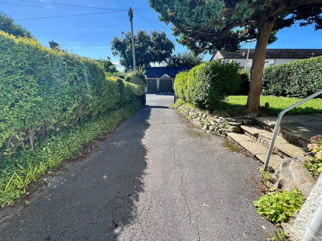 Driveway Aspect 2
