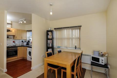 2 bedroom flat for sale, Carterton,  Oxfordshire,  OX18