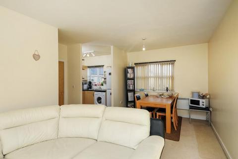 2 bedroom flat for sale, Carterton,  Oxfordshire,  OX18