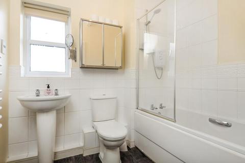 2 bedroom flat for sale, Carterton,  Oxfordshire,  OX18