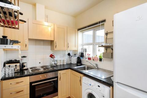 undefined, Carterton,  Oxfordshire,  OX18