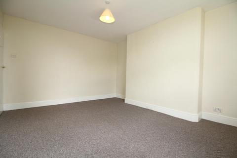 2 bedroom flat to rent, Waterloo Crescent, Nottingham NG7