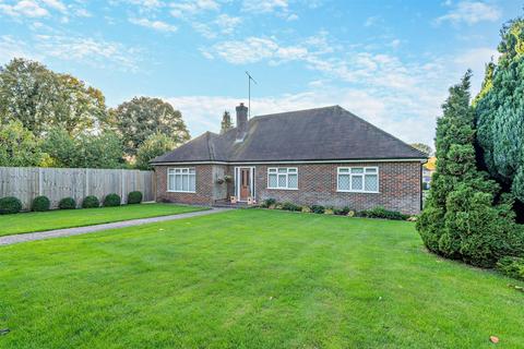 3 bedroom detached bungalow for sale, Lakelands, Harrietsham, Maidstone