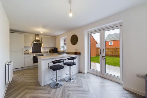 3 bedroom property for sale, Hart Close, Towcester, NN12