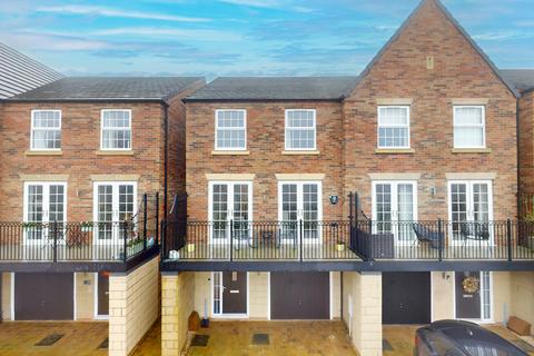 4 bedroom townhouse for sale, Throstle View, Menston, LS29