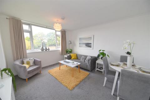 2 bedroom apartment for sale, Savoy Close, Birmingham B32