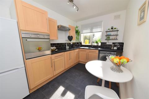 2 bedroom apartment for sale, Savoy Close, Birmingham B32