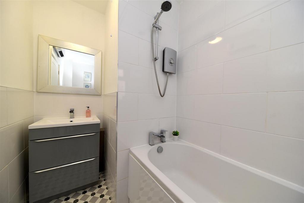 Bathroom.JPG
