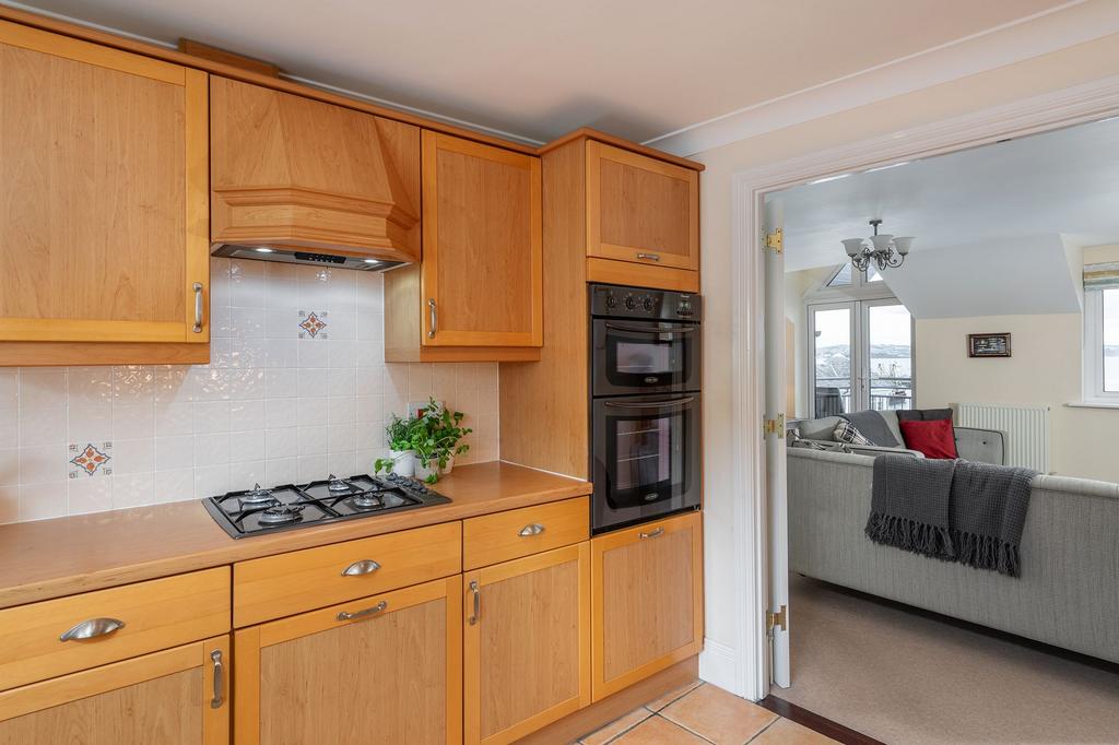 52 Moorings Reach Kitchen