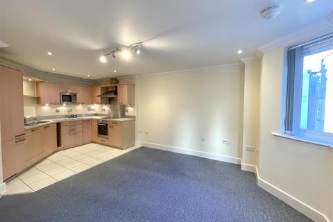 2 bedroom flat to rent, Grand Parade, Eastbourne BN21