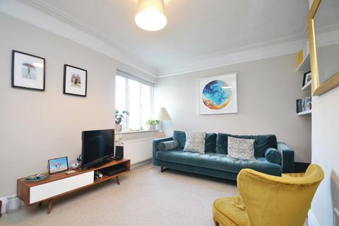 2 bedroom flat to rent, Sunninghill Road London SE13