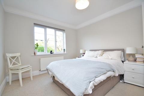 2 bedroom flat to rent, Sunninghill Road London SE13