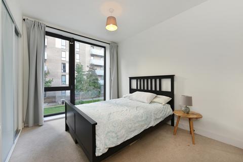 2 bedroom flat to rent, Landing Waiters House, London E14