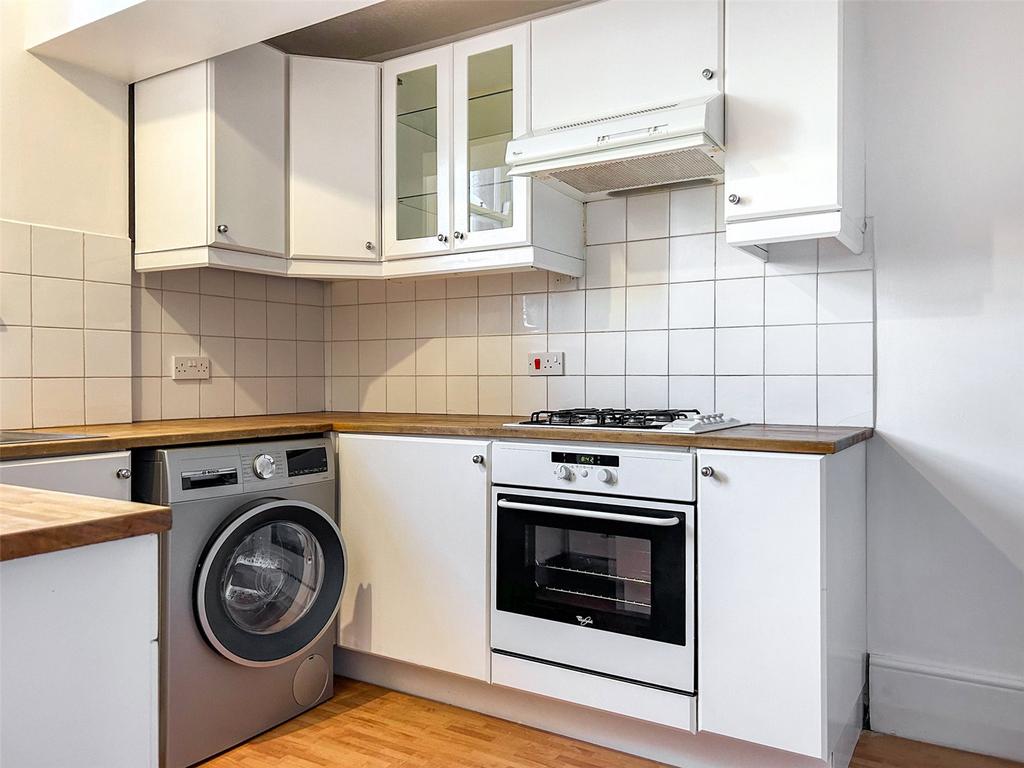 Down Road, Tunbridge Wells... 3 bed apartment to rent £1,650