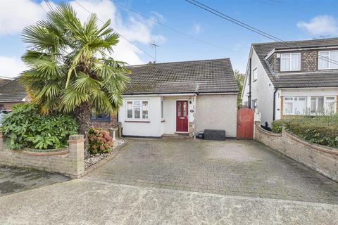 2 bedroom semi-detached bungalow for sale, Clifton Avenue, Benfleet