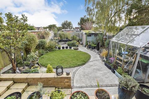 2 bedroom semi-detached bungalow for sale, Clifton Avenue, Benfleet