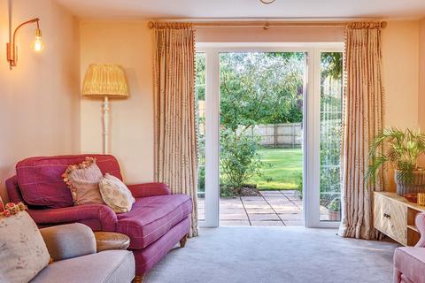 18 Barrel Close, Ottery St Mary, EX11 1GD