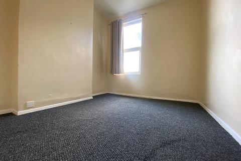 1 bedroom in a house share to rent, Cranmer Road, London E7