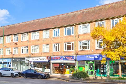 4 bedroom duplex to rent, Tolworth Broadway, Surbiton