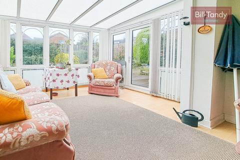 2 bedroom bungalow for sale, Brackenhill Road, Burntwood, WS7