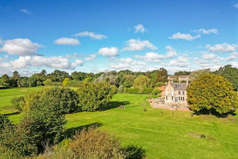 4 bedroom detached house for sale, Darlington DL2