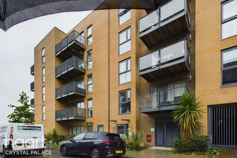 1 bedroom flat for sale, Apple Yard, London