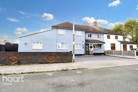 5 bedroom semi-detached house for sale, Park Road, Stanford-Le-Hope