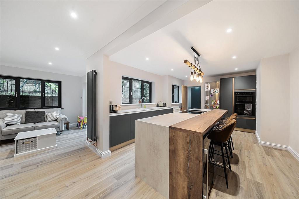 Hutton Road, Ash Vale GU12 5 bed detached house for sale £950,000