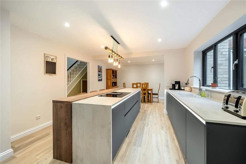 Hutton Road, Ash Vale GU12 5 bed detached house for sale £950,000