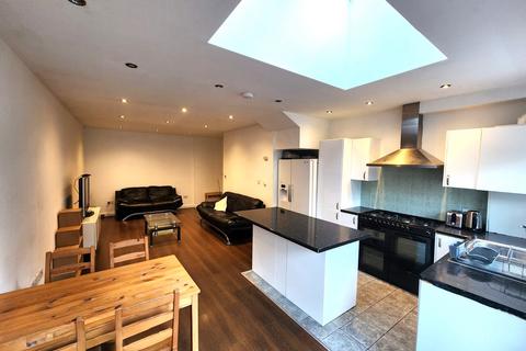 3 bedroom apartment to rent, Avignon Road, 60 Avignon Road, Brockley