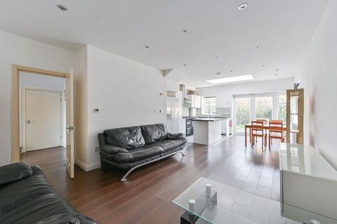 3 bedroom apartment to rent, Avignon Road, 60 Avignon Road, Brockley
