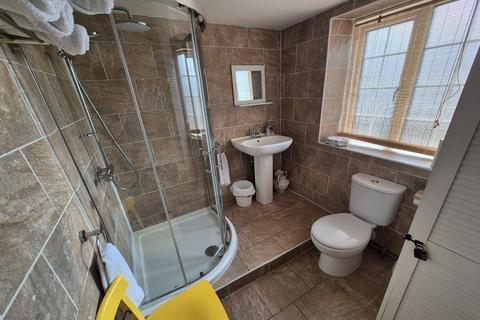 1 Gouldsbarton, Crewkerne, TA18 7HT