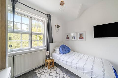 5 Brookland Hill, London, NW11 6DU