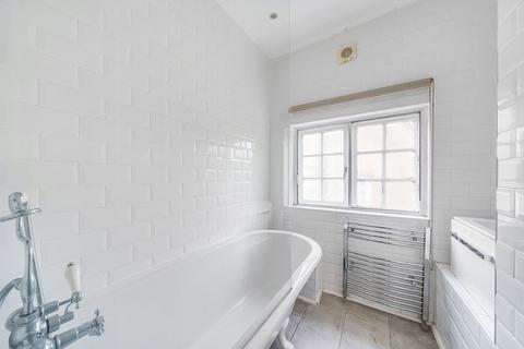 5 Brookland Hill, London, NW11 6DU