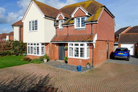 4 bedroom detached house for sale, Boniface Avenue, Littlehampton BN17