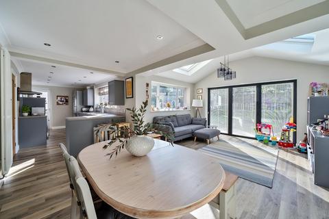 20 Hall Orchards Avenue, Wetherby, LS22 6SN