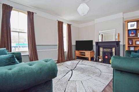 2 bedroom apartment for sale, High Street, Herne Bay