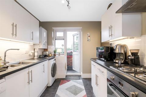 30 Rayne Court, London, E18 2BS