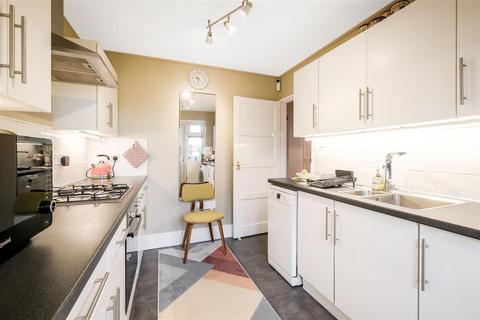 30 Rayne Court, London, E18 2BS