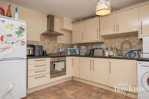 2 bedroom terraced house for sale, Blackthorn Close, Royal Wootton Bassett SN4 7