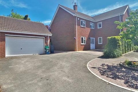 4 bedroom detached house to rent, Cherrywood Court, Off Stroud Road, Gloucester